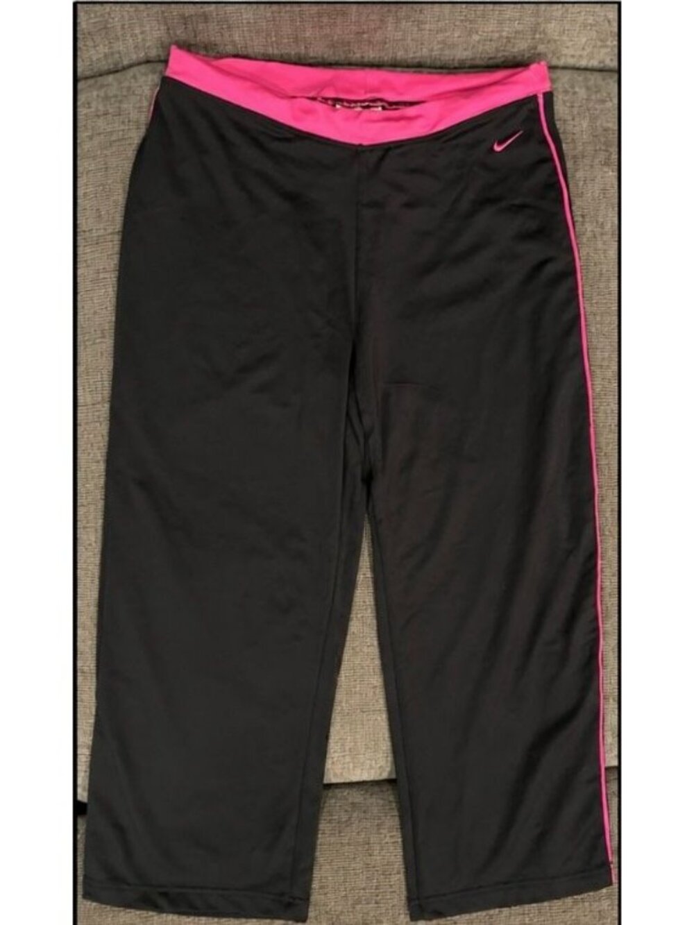 Nike Women’s Black and Pink Athletic Capri Pants Size XL skuL